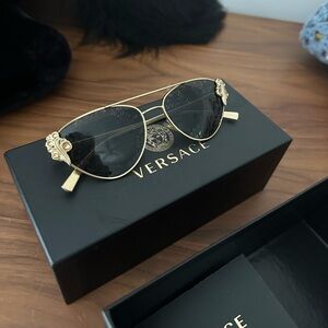 Versace caterer aviator sunglasses gold